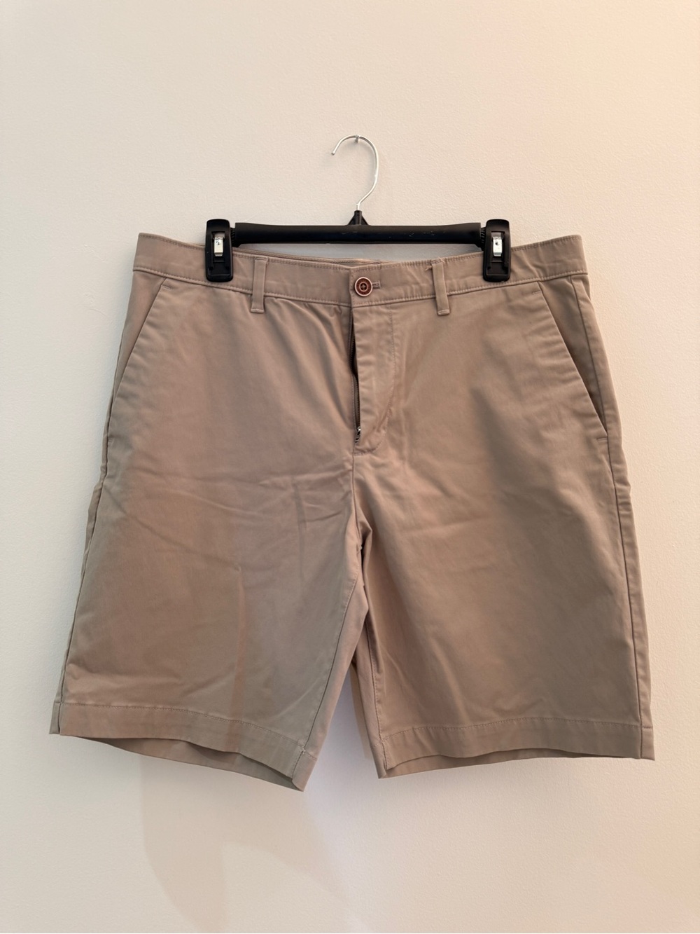 English Laundry Men's Khaki Flat-Front Shorts